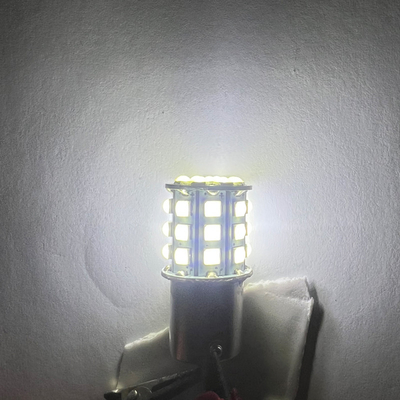 Długotrwałe białe sygnały skrętowe LED dla samochodów 12V Aluminiowy stop Biały Żółty Czerwony 3030 33SMD